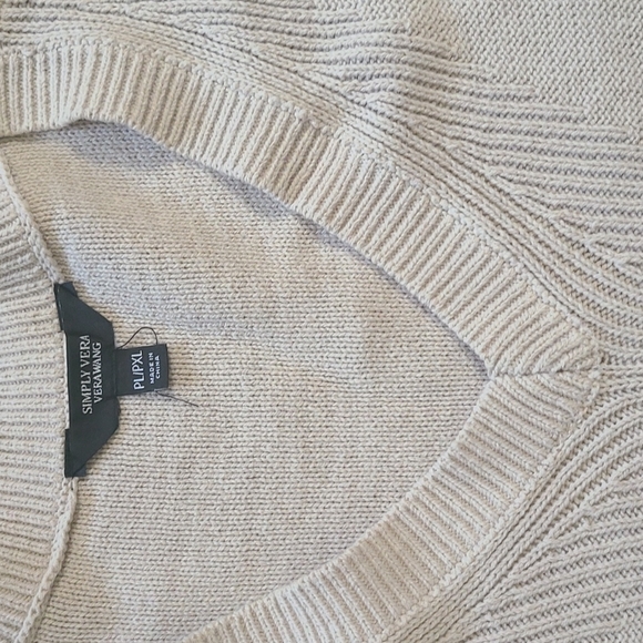 *HOST PICK*Vera Wang Sweater - Picture 3 of 5